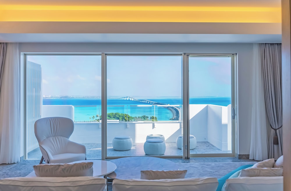 ロイヤル スイートB 禁煙 ジェットバス 客室1 | サントリーニ HOTEL&VILLAS 宮古島