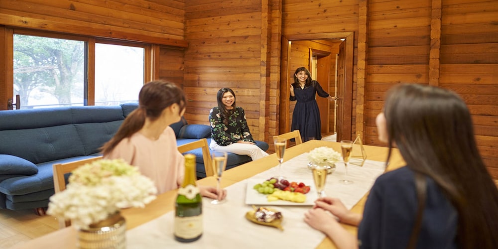 コンフォート コテージ 客室1 | Sport & Do Resort リソルの森