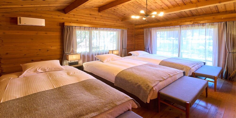 プレミアム キャビン 客室1 | Sport & Do Resort リソルの森