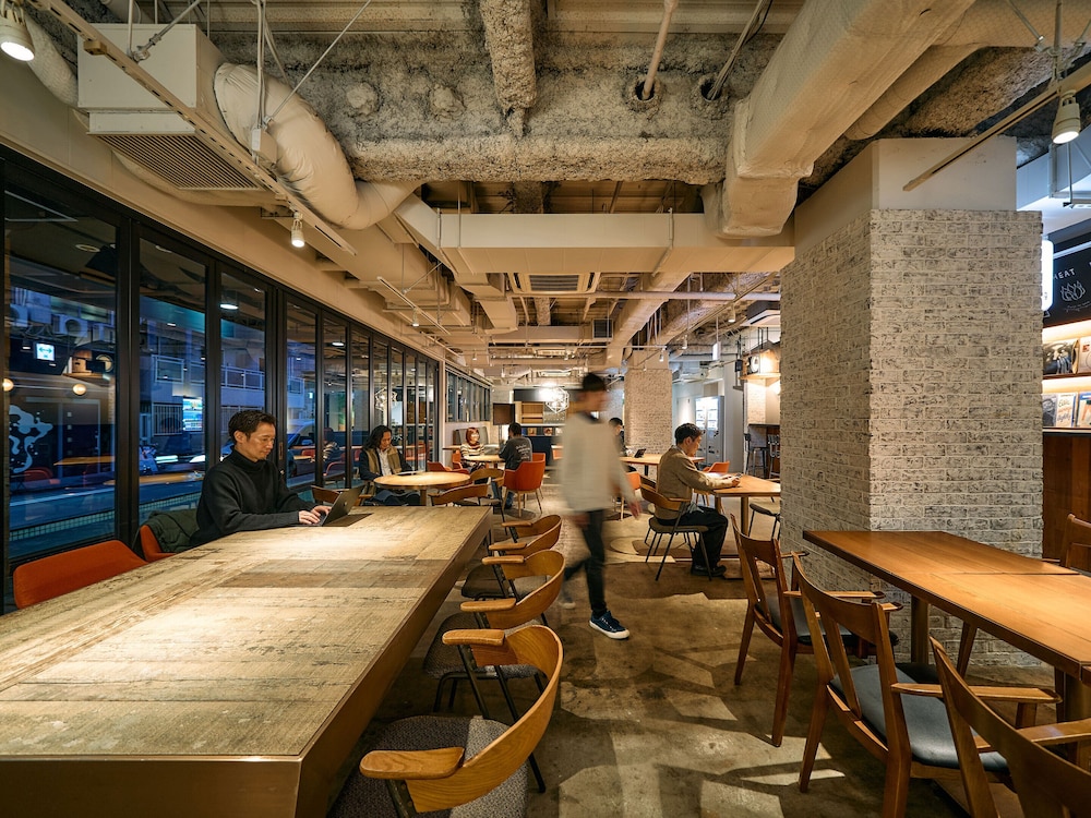 ラウンジ1 | ホテルプラスホステル東京川崎