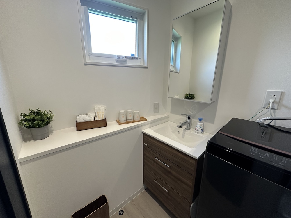 ベーシック/バーベキューグリル/プライベートドッグラン(ソル) 禁煙 バスルーム1 | Solana富士山中湖