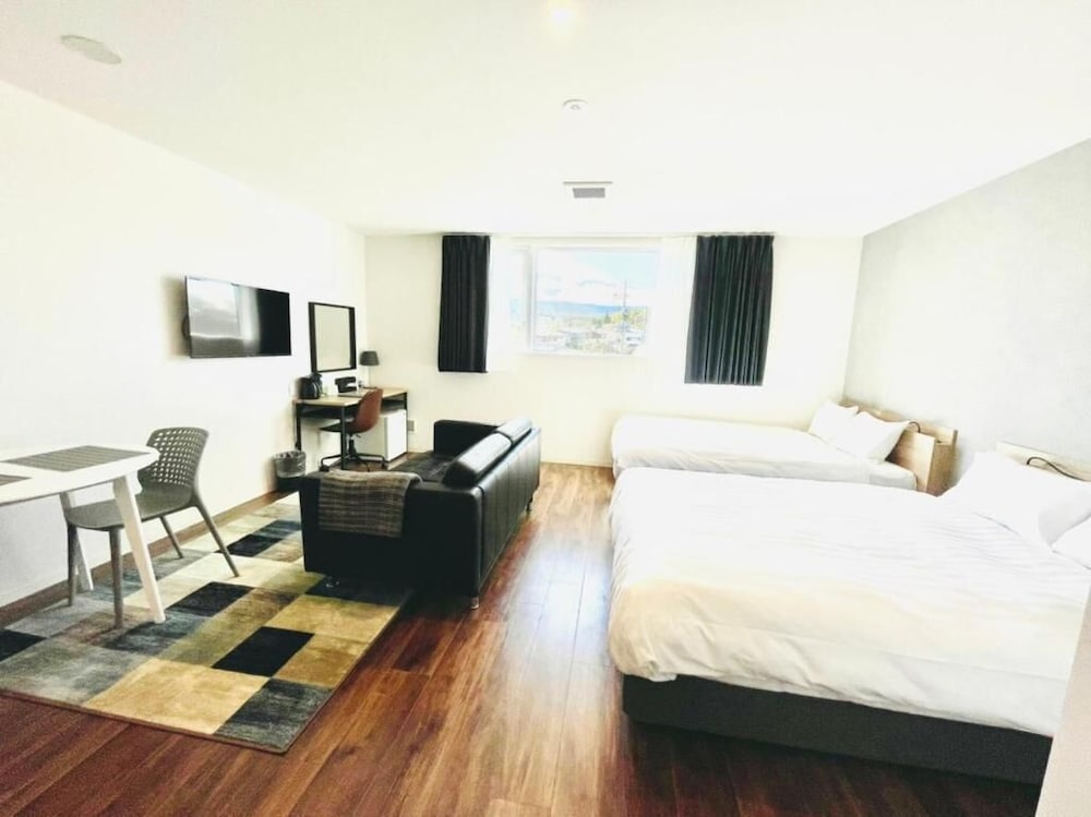 デラックスファミリールーム 富士山ビュー(禁煙) 客室3 | Megu Fuji 2021