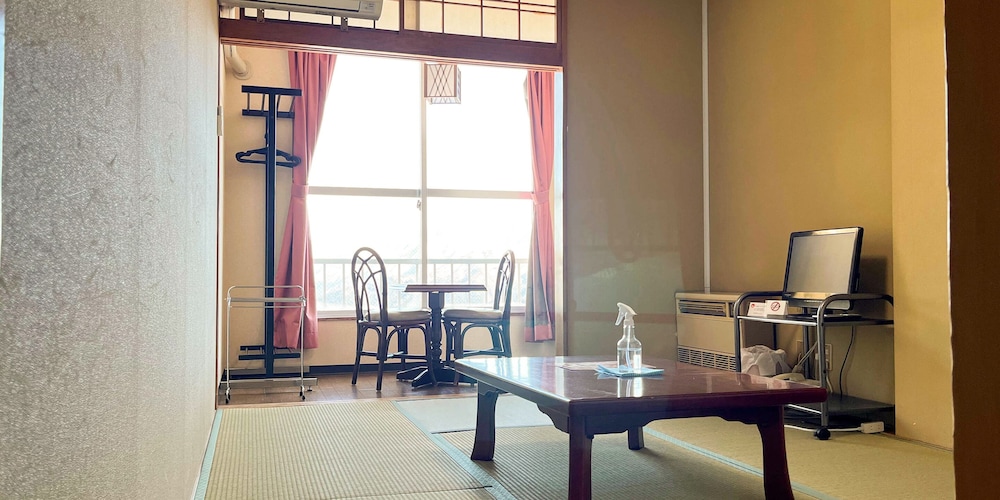 和室6畳 禁煙 客室1 | 石打スキーセンター