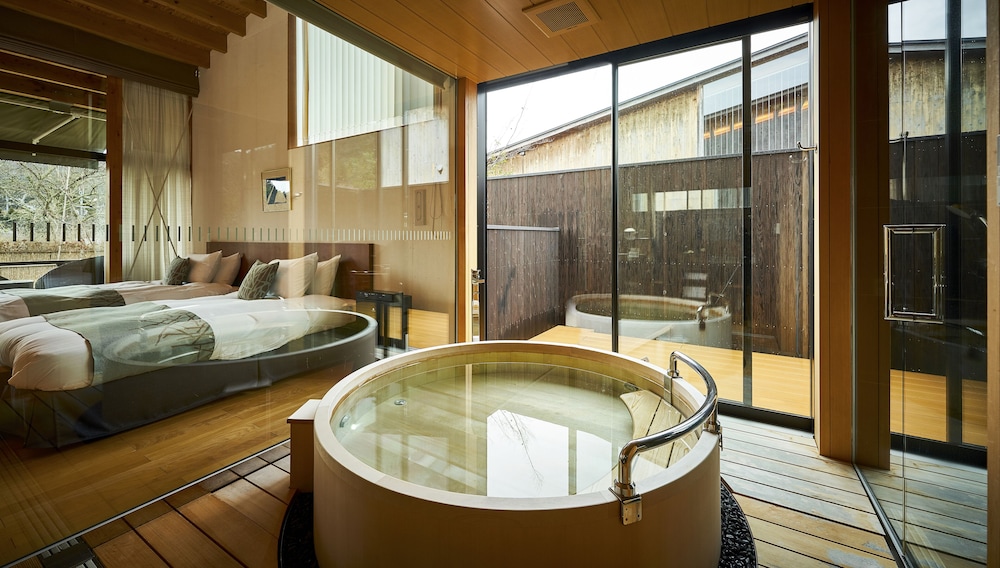 客室1 | 山荘 天の里