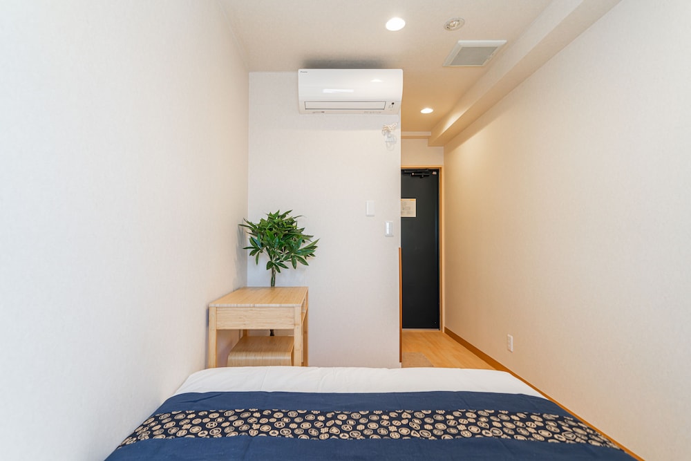 ビジネス ダブルルーム ダブルベッド 1 台 禁煙 専用バスルーム (22時以降のチェックイン不可) リビング エリア0 | E JOY INN 東日暮里店