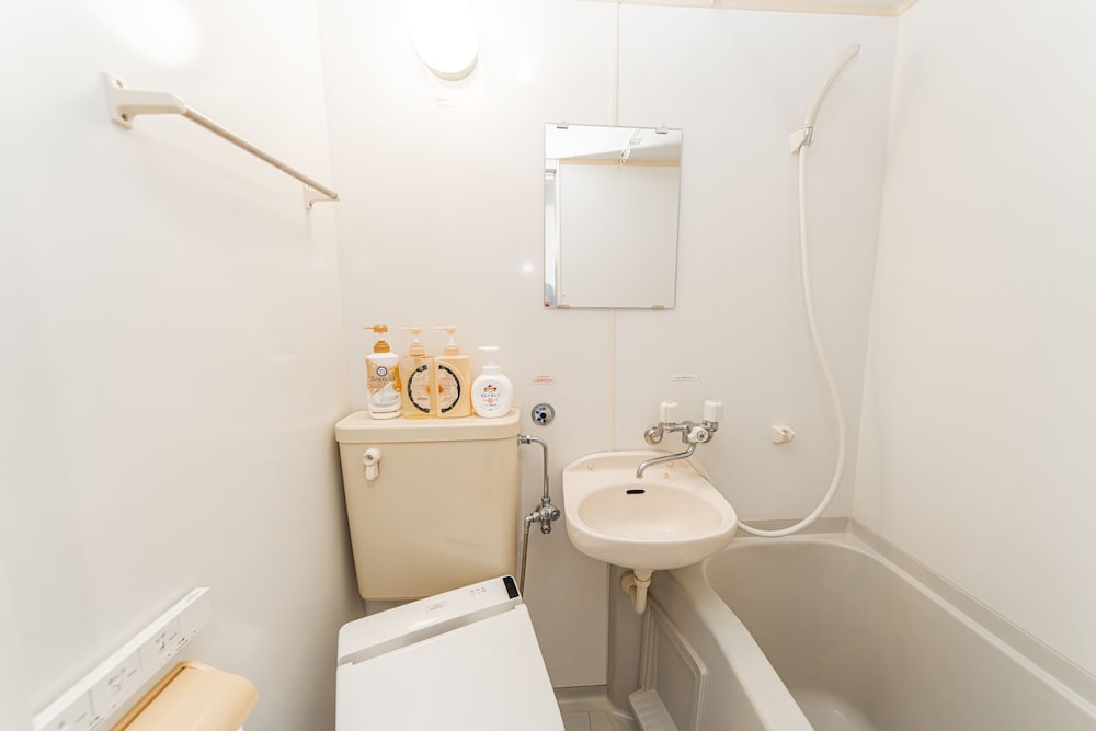 ビジネス ダブルルーム ダブルベッド 1 台 禁煙 専用バスルーム (22時以降のチェックイン不可) バスルームのシンク0 | E JOY INN 東日暮里店