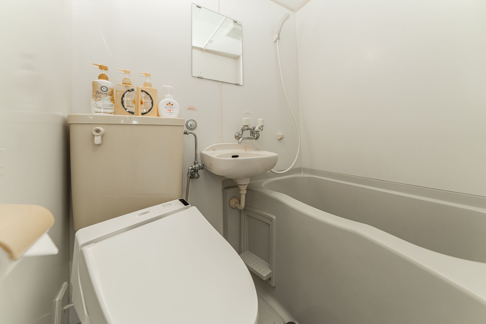 ビジネス ダブルルーム ダブルベッド 1 台 禁煙 専用バスルーム (22時以降のチェックイン不可) バスルームのシャワー0 | E JOY INN 東日暮里店