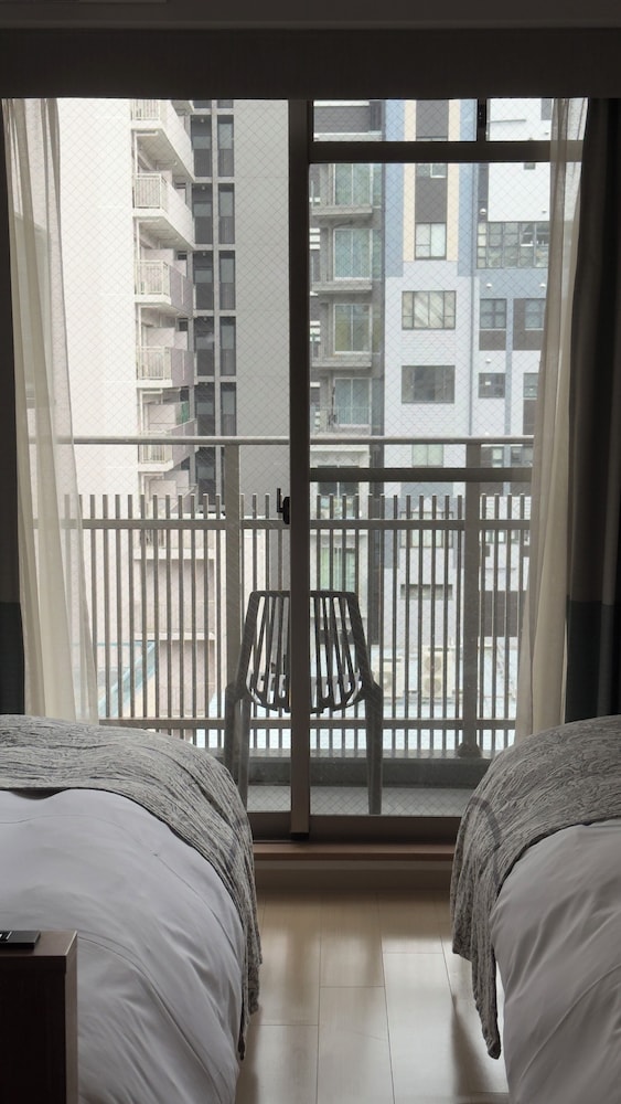 ダブルルーム501号室 禁煙 簡易キッチン (チェックイン22時まで / 毎日の清掃なし) 部屋からの景観1 | yksi STAY & APARTMENT OSAKA