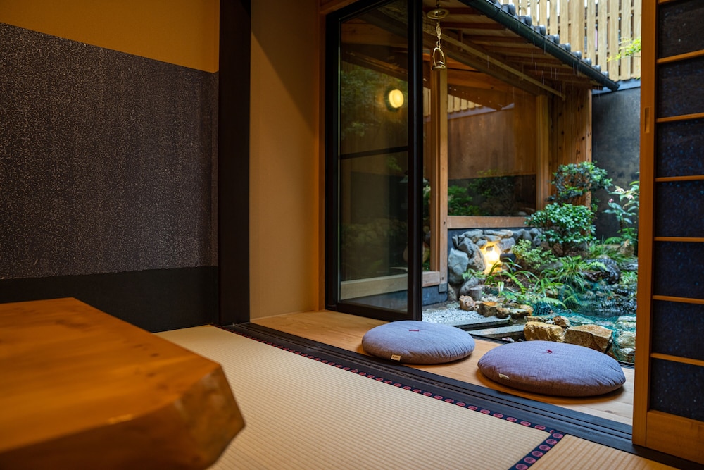 プレミア ハウス リビング エリア1 | 京恋 黄金屋