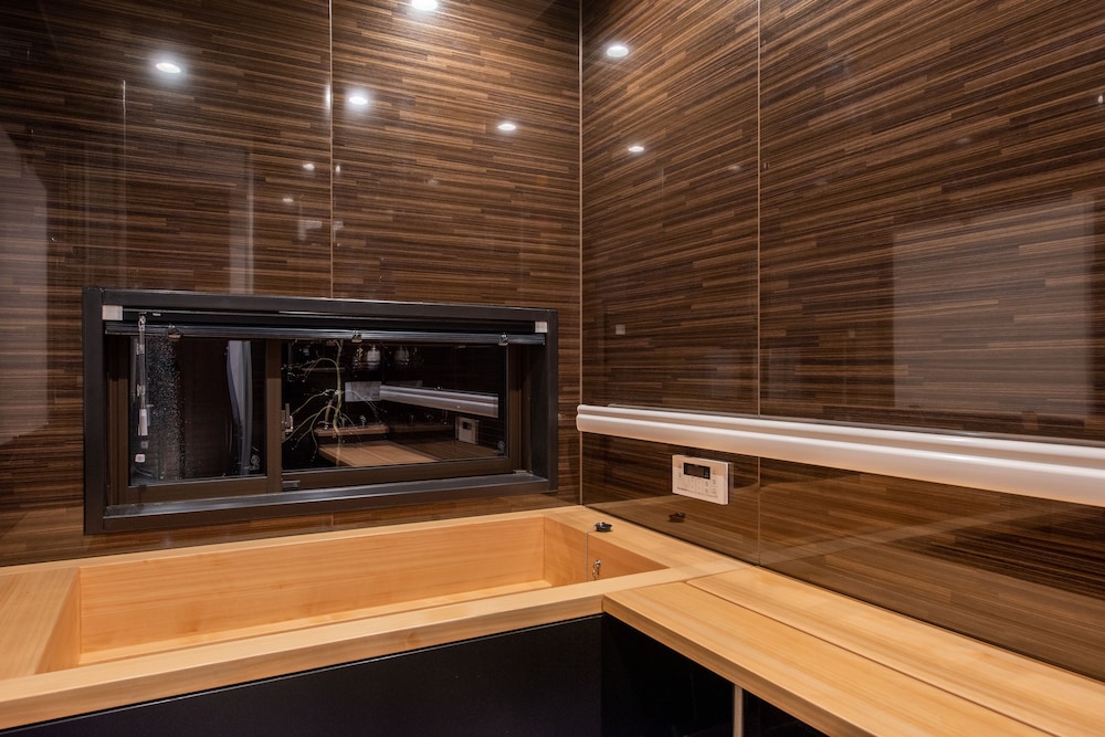 SEKIREI (Stay in a train) 禁煙 バスルーム0 | 汽車ポッポ食堂と民宿