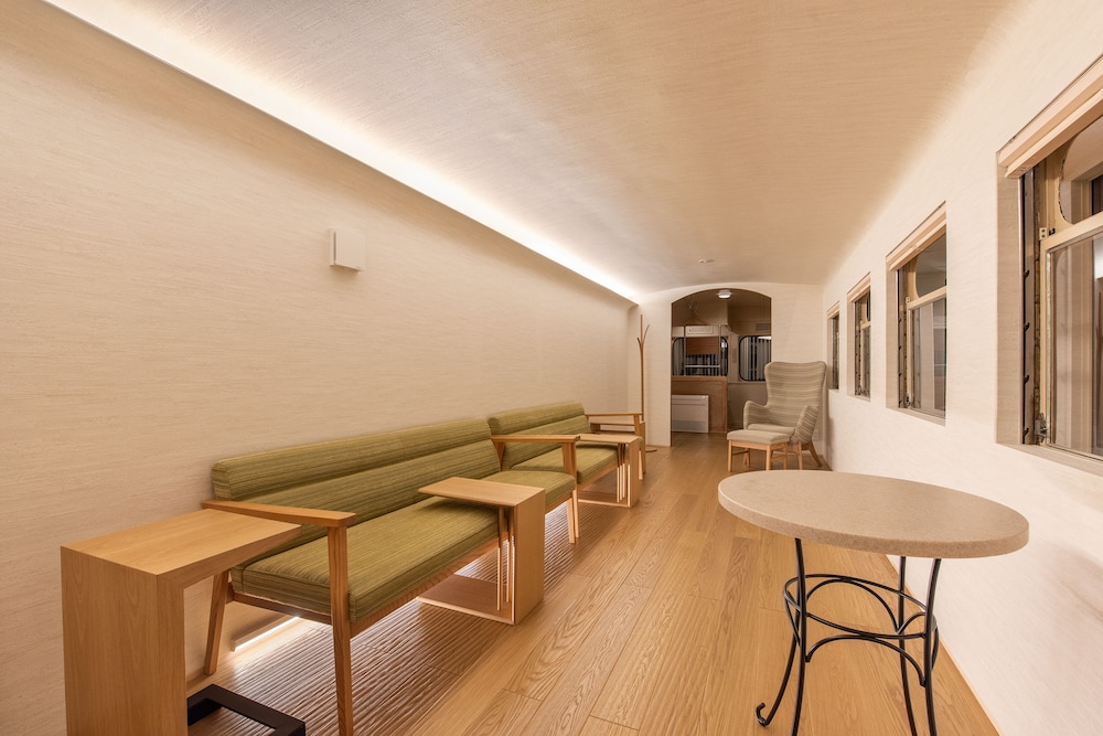 SHIOKAZE (Stay in a train) 禁煙 客室2 | 汽車ポッポ食堂と民宿