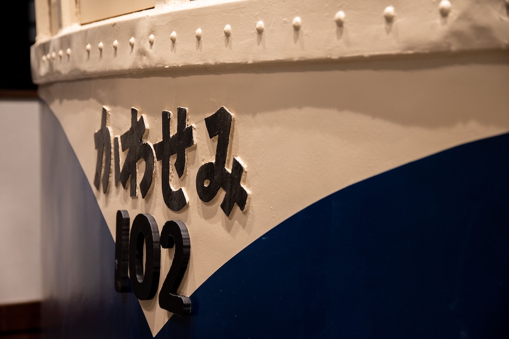 KAWASEMI (Stay in a train) 禁煙 客室7 | 汽車ポッポ食堂と民宿