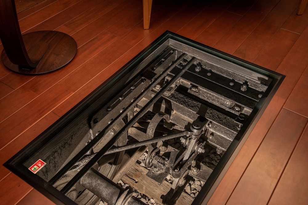 SEKIREI (Stay in a train) 禁煙 客室7 | 汽車ポッポ食堂と民宿