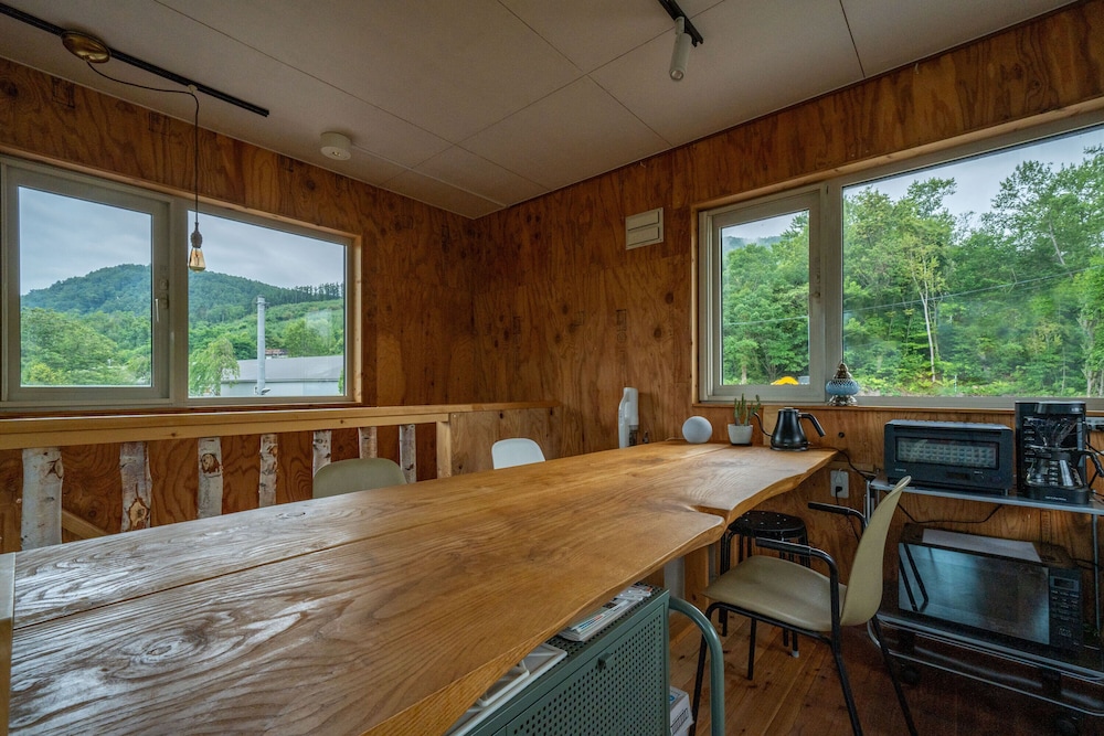 クラシック ヴィラ 客室内のダイニングエリア0 | IWANKE