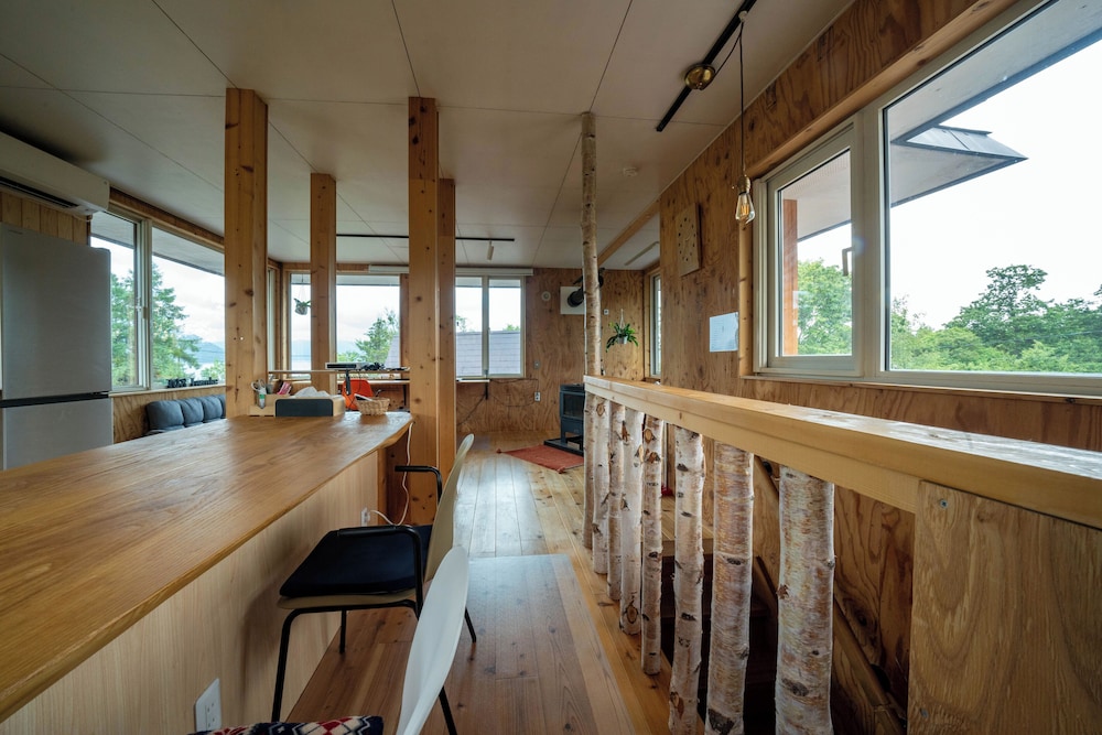 クラシック ヴィラ 客室内のダイニングエリア5 | IWANKE