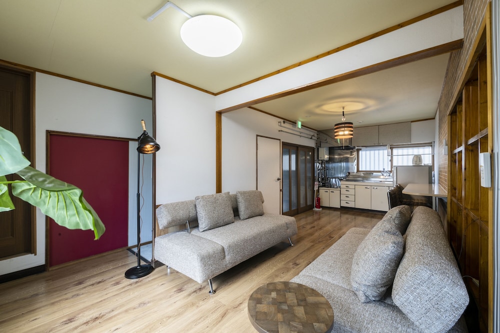 ベーシック ルーム リビング エリア2 | YADOt Inn OTARU