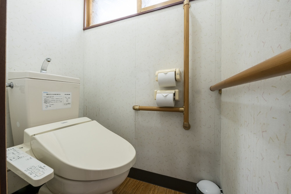ベーシック ルーム バスルーム1 | YADOt Inn OTARU