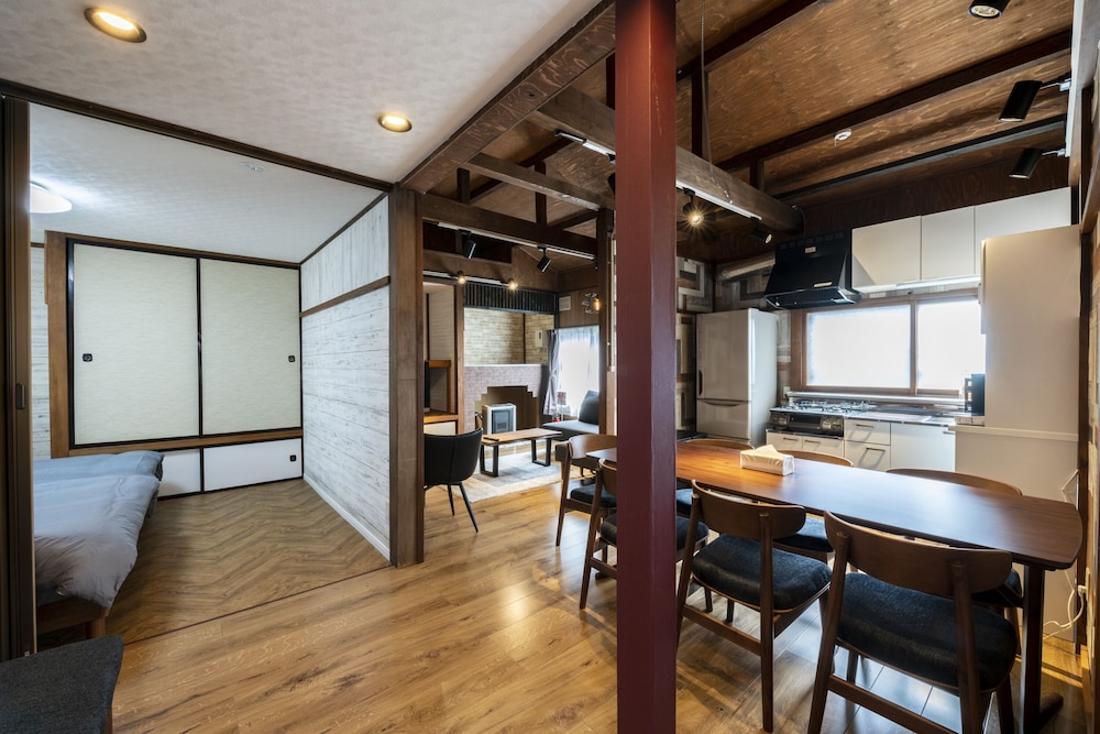 ベーシック ルーム リビング エリア31 | YADOt Inn OTARU