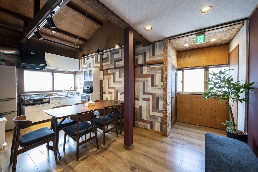 ベーシック ルーム リビング エリア27 | YADOt Inn OTARU
