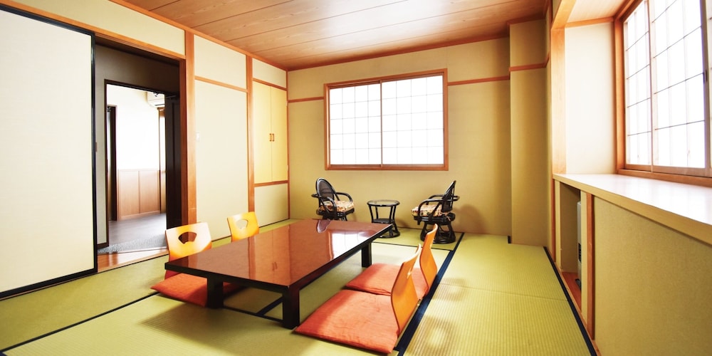 ベーシック 4 人部屋 客室1 | おやど 心