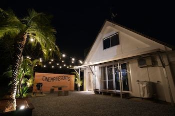 CINEMA RESORTS 4