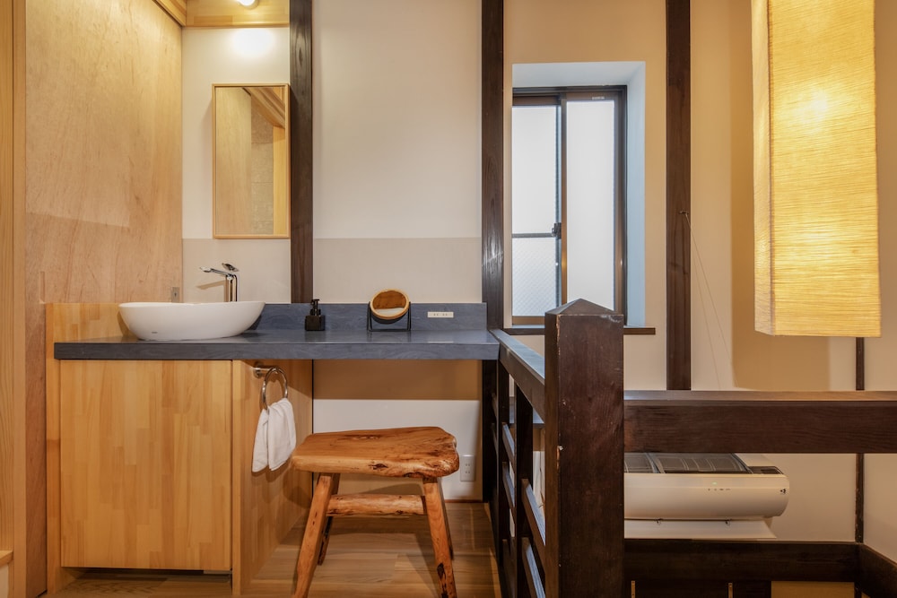 シティ ハウス バスルーム1 | Shiki Homes Machiya Mei 町家明