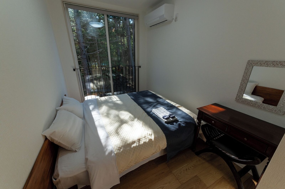 「ブリッジ棟」露天風呂付メゾネット ペット不可 客室3 | 富士の星空 エフジェイフォレスト