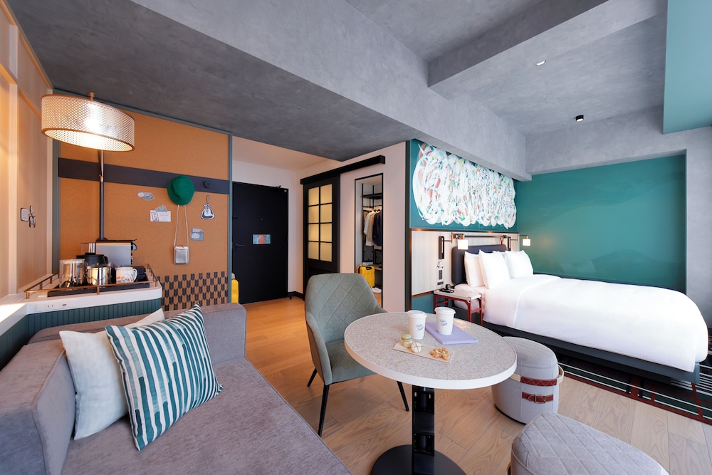 デラックス ルーム キングベッド 1 台 シティビュー | キャプション by Hyatt なんば 大阪