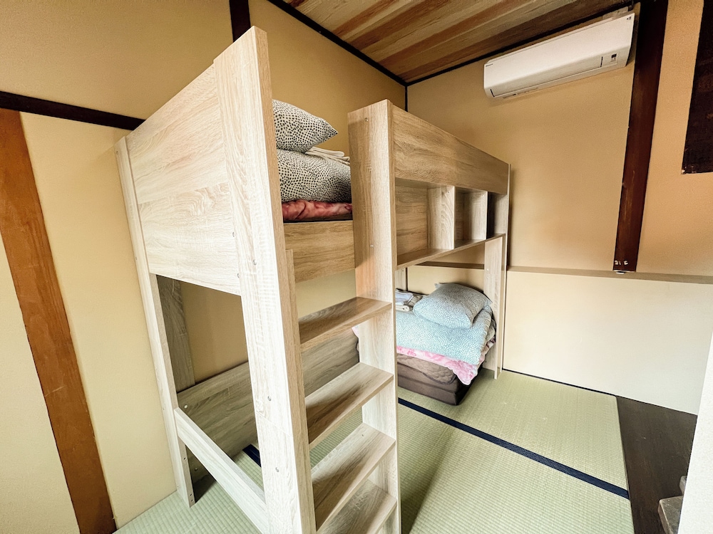 エコノミー ツインルーム 客室2 | Hostel Miyagawa by Murasaki