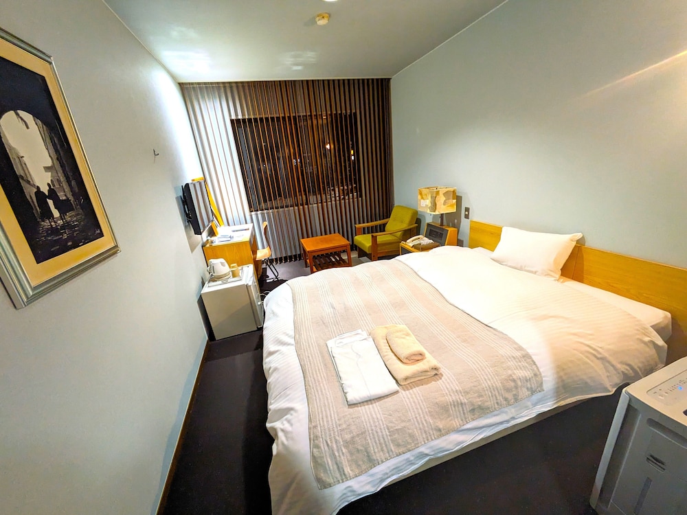 ベーシック ダブルルーム | KULABO 大正館