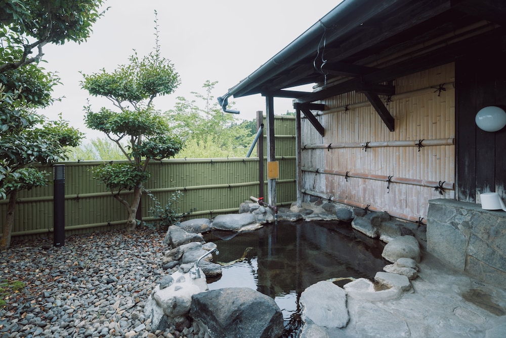 ファミリー ルーム 客室9 | 白水温泉 竹の倉山荘