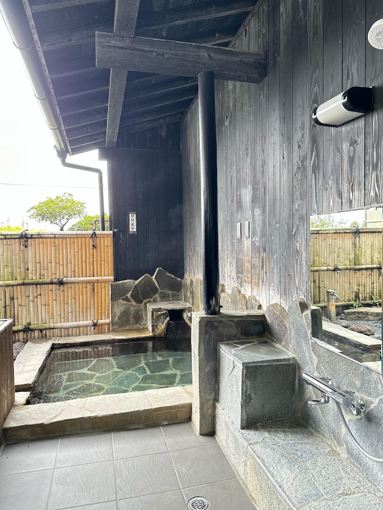 スタンダード ツインルーム バスルーム1 | 白水温泉 竹の倉山荘