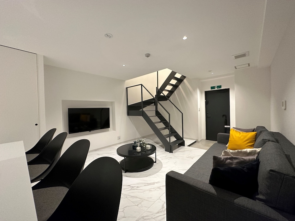 エグゼクティブ アパートメント 客室内のダイニングエリア1 | Rijodori