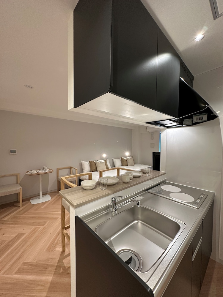 エクスクルーシブ スタジオ ダブルベッド 2 台 専用キッチン4 | Rijodori