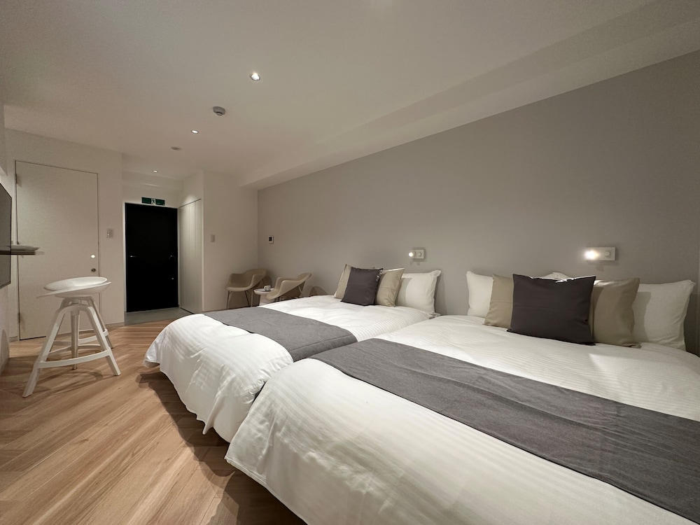 コンフォート スタジオ ダブルベッド 2 台 客室2 | Rijodori