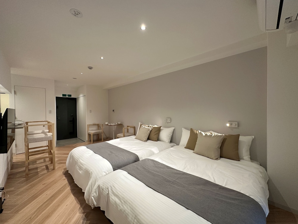 エクスクルーシブ スタジオ ダブルベッド 2 台 客室7 | Rijodori