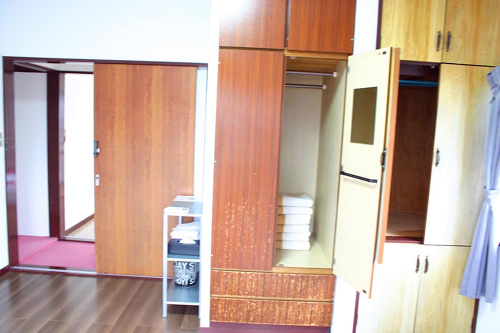 コンフォート トリプルルーム ベッド (複数台) 禁煙 シティビュー 客室2 | RETROレトロ