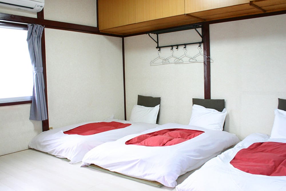 ファミリー 4 人部屋 ベッド (複数台) 禁煙 マウンテンビュー | RETROレトロ