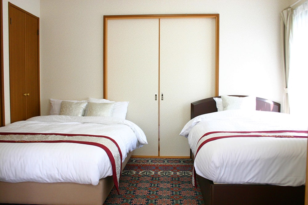 プレミア ハウス ベッド (複数台) 禁煙 レイクビュー 客室1 | 山中湖リゾートハウスⅡ