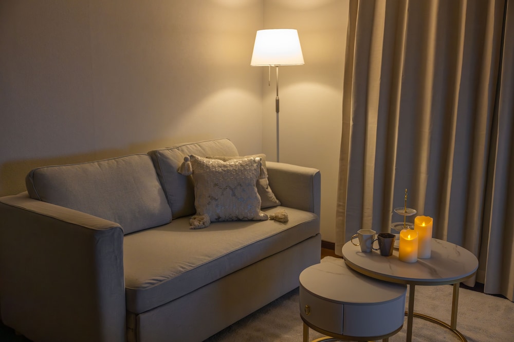 スーペリア ハウス リビング エリア3 | Ten-Cha House - Self-Check In Only