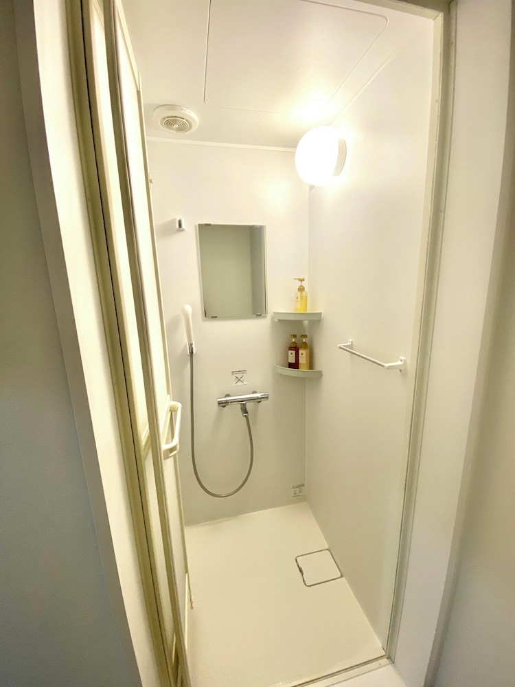 和風クワドラプルルーム バスルーム2 | Hostel JAQ takamatsu