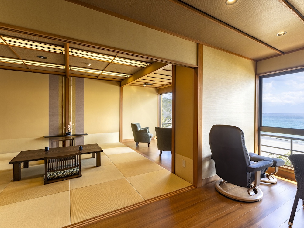 コンフォート 4 人部屋 オーシャンビュー | 伊豆薫風