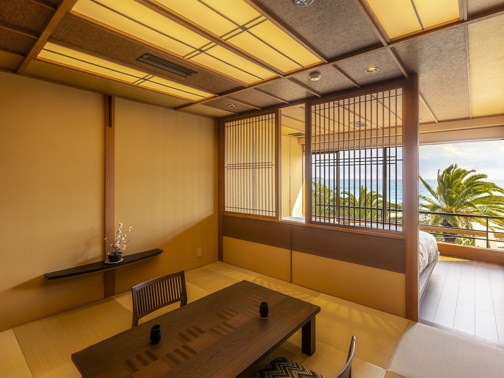 ベーシック ツインルーム オーシャンビュー 客室2 | 伊豆薫風