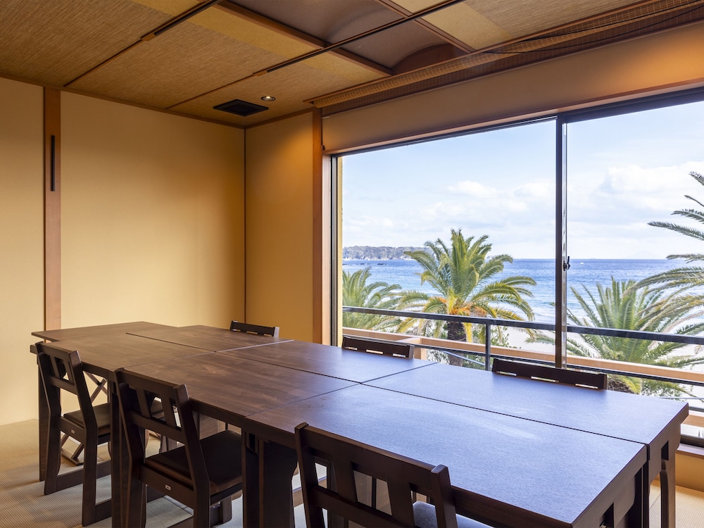 プレミアム ツインルーム オーシャンビュー 客室1 | 伊豆薫風