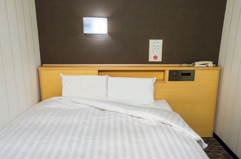 エコノミー ダブルルーム 喫煙可 客室1 | ラマダ・アンコール・ウィンダム尼崎