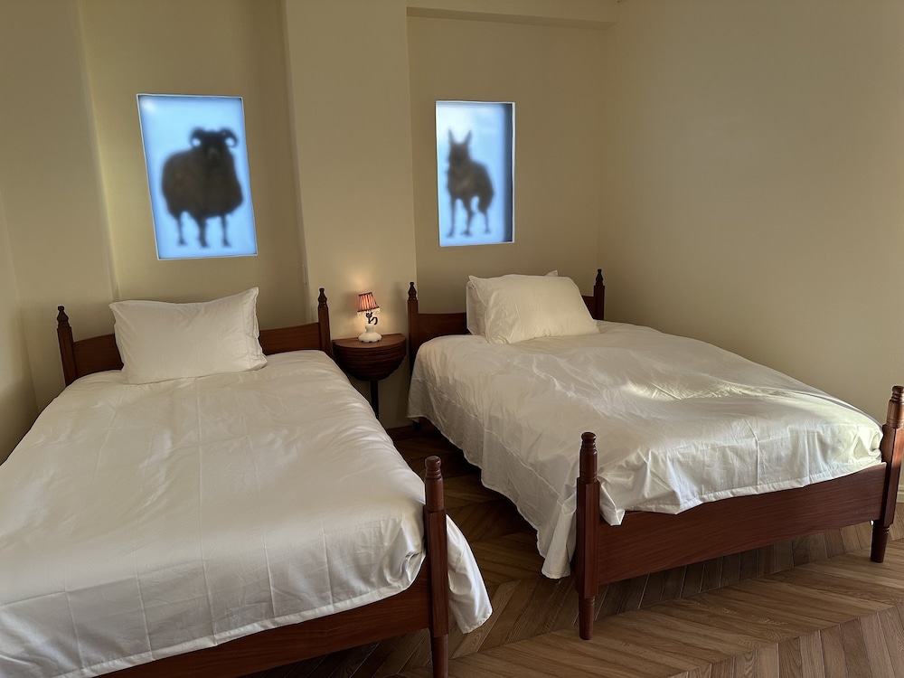 ラグジュアリー ツインルーム 客室3 | ホテル カーサ ヴィーコ