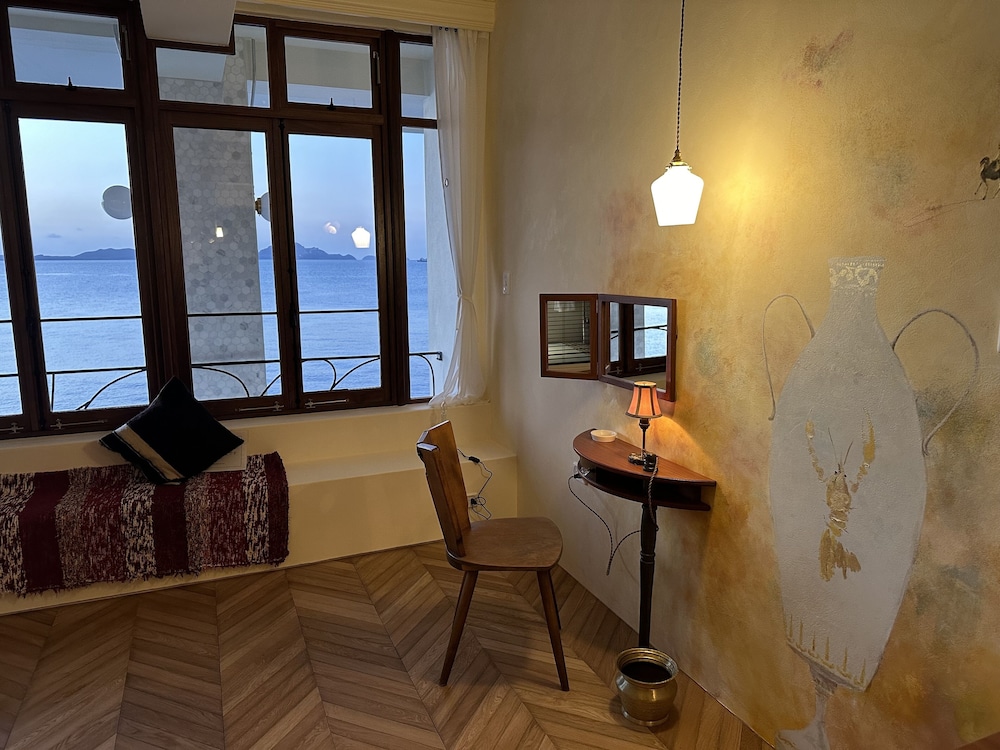 ラグジュアリー ツインルーム 客室2 | ホテル カーサ ヴィーコ