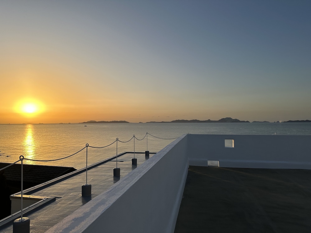 ラグジュアリー ダブルルーム テラス / パティオ1 | ホテル カーサ ヴィーコ