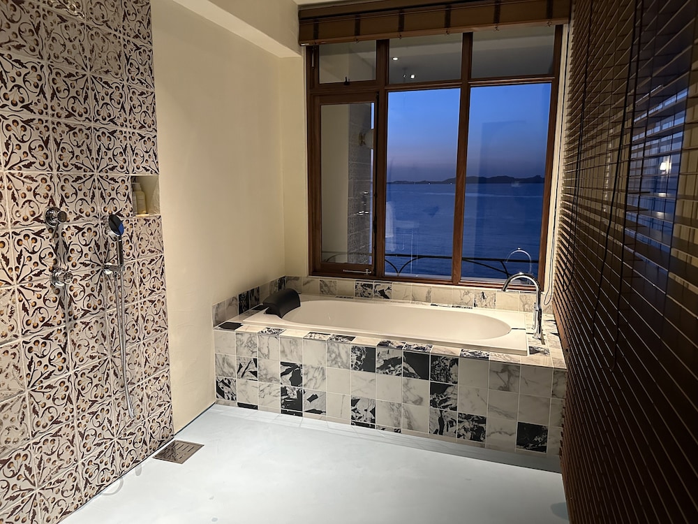 ラグジュアリー ダブルルーム バスルーム0 | ホテル カーサ ヴィーコ