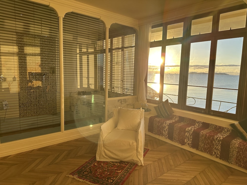 ラグジュアリー ダブルルーム 客室5 | ホテル カーサ ヴィーコ